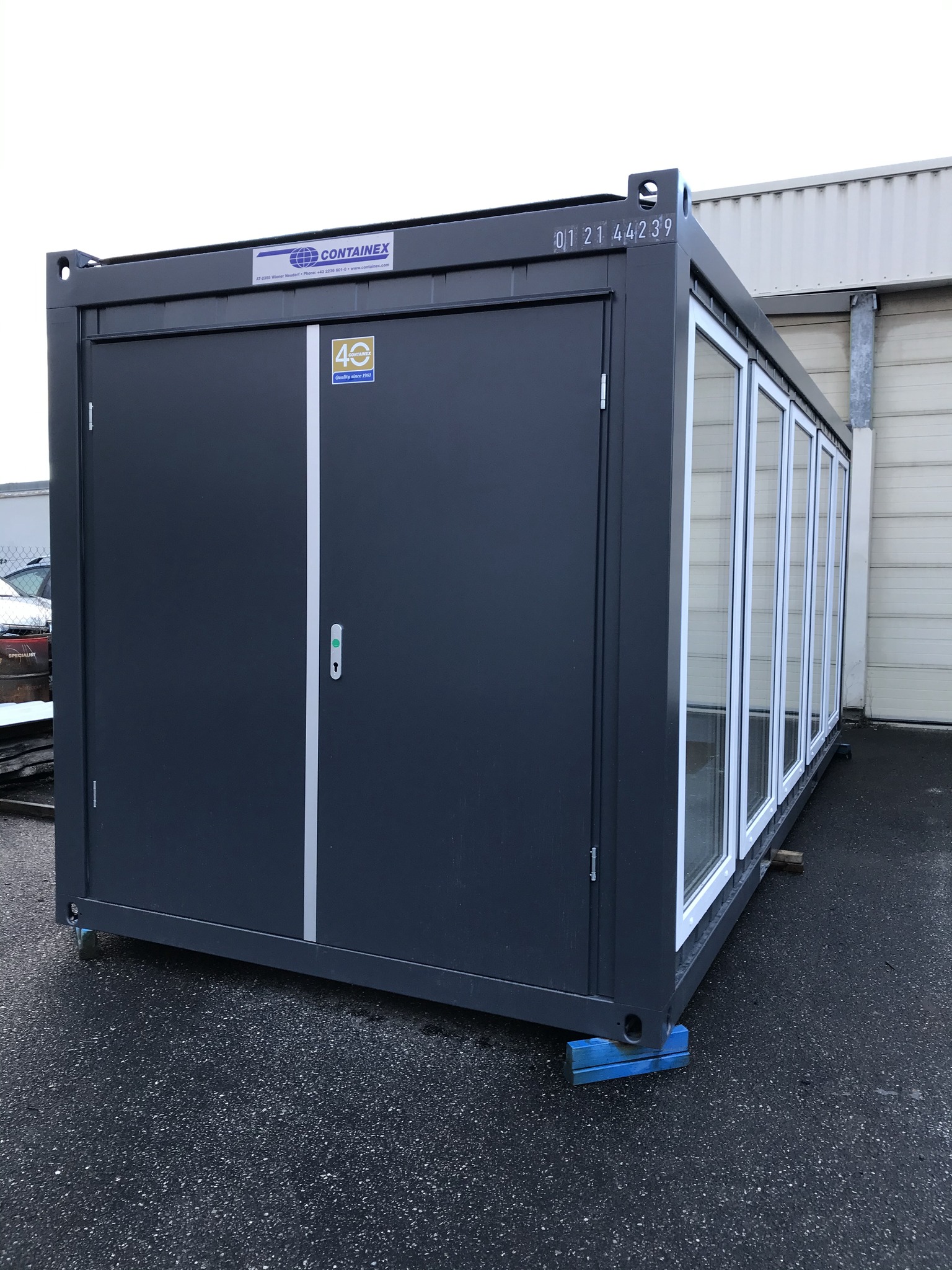 Vue extérieure de la bulle de vente vitrée ModuleCube