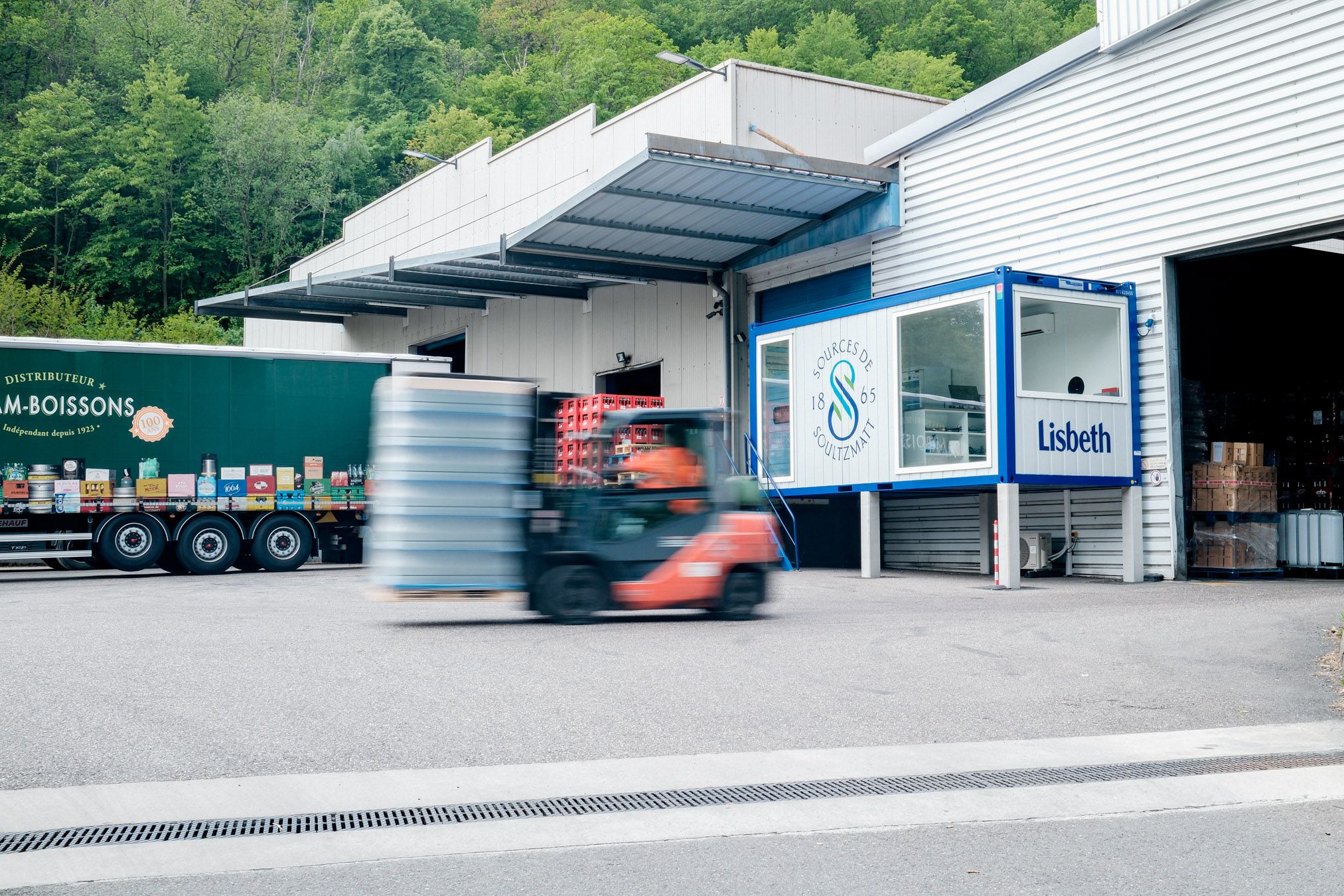 Module bureau extérieur sur un site logistique